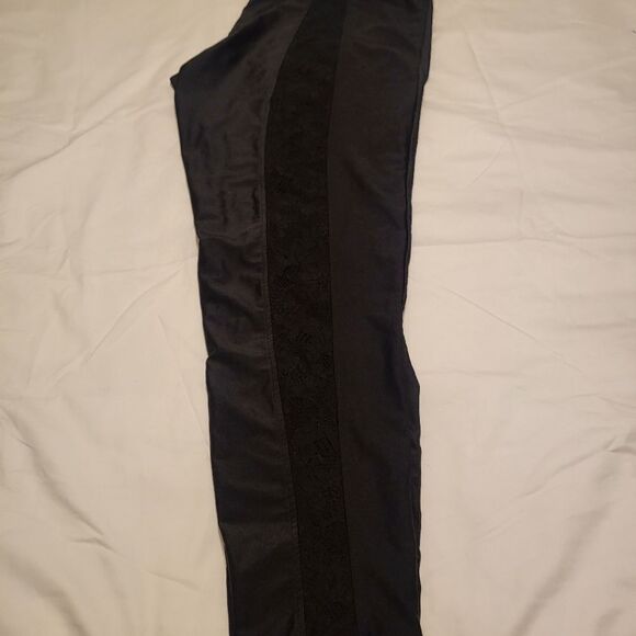 Rocawear black plus size cropped leggings - Picture 4 of 6
